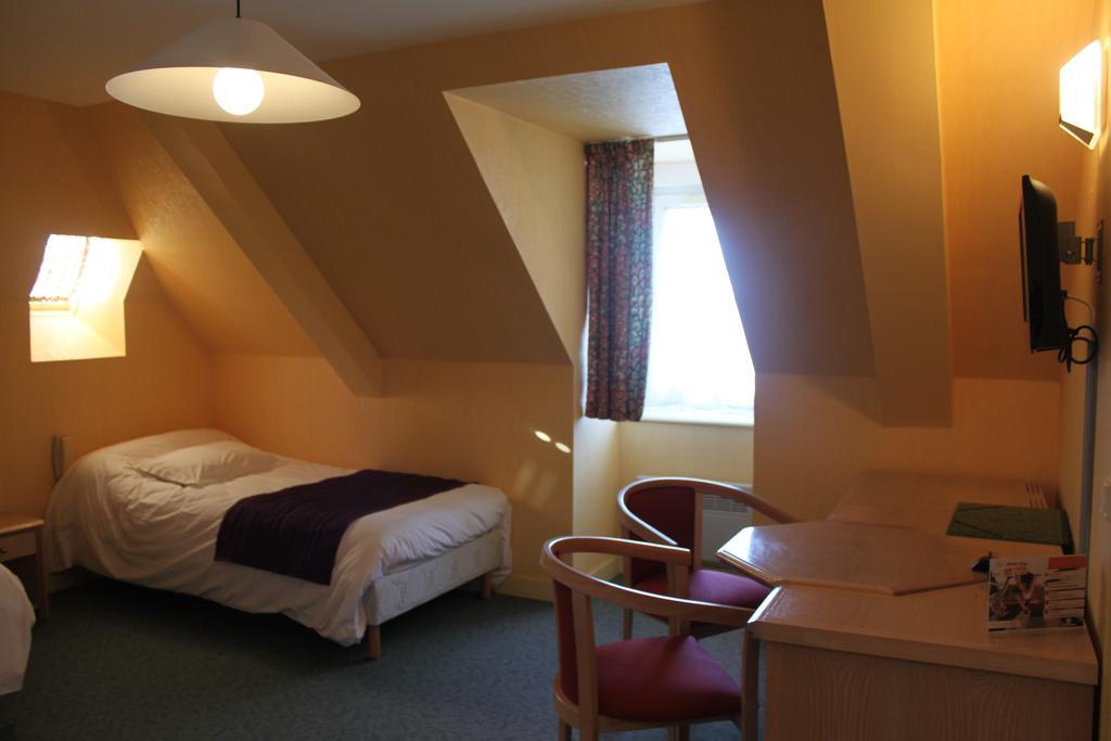 Hotel Des Bains Lancieux Ruang foto