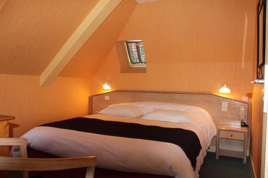 Hotel Des Bains Lancieux Ruang foto