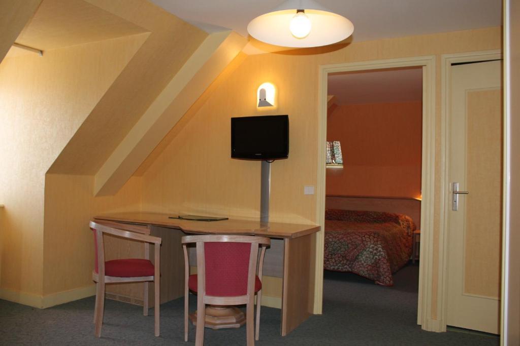 Hotel Des Bains Lancieux Ruang foto