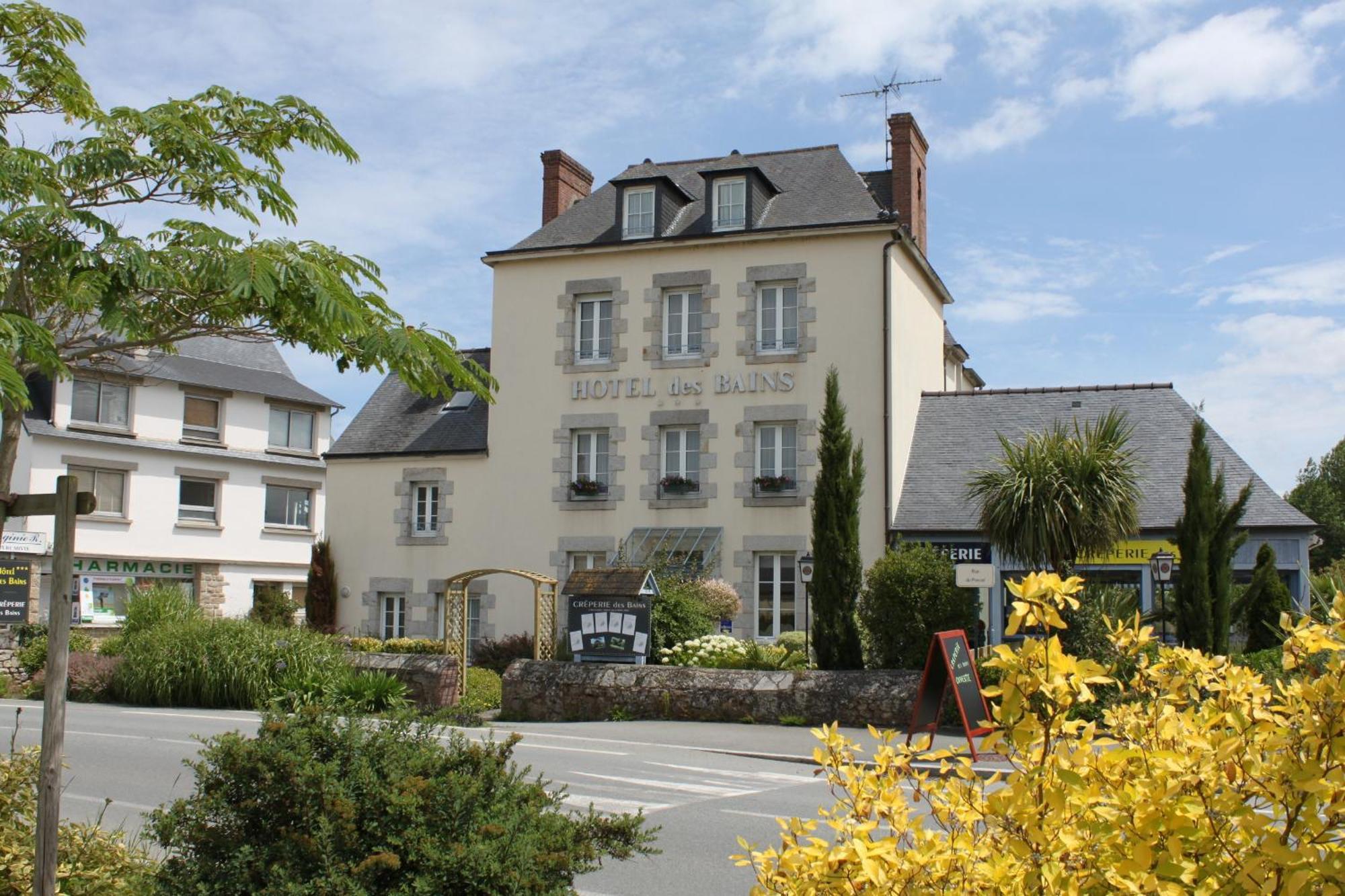 Hotel Des Bains Lancieux Bagian luar foto