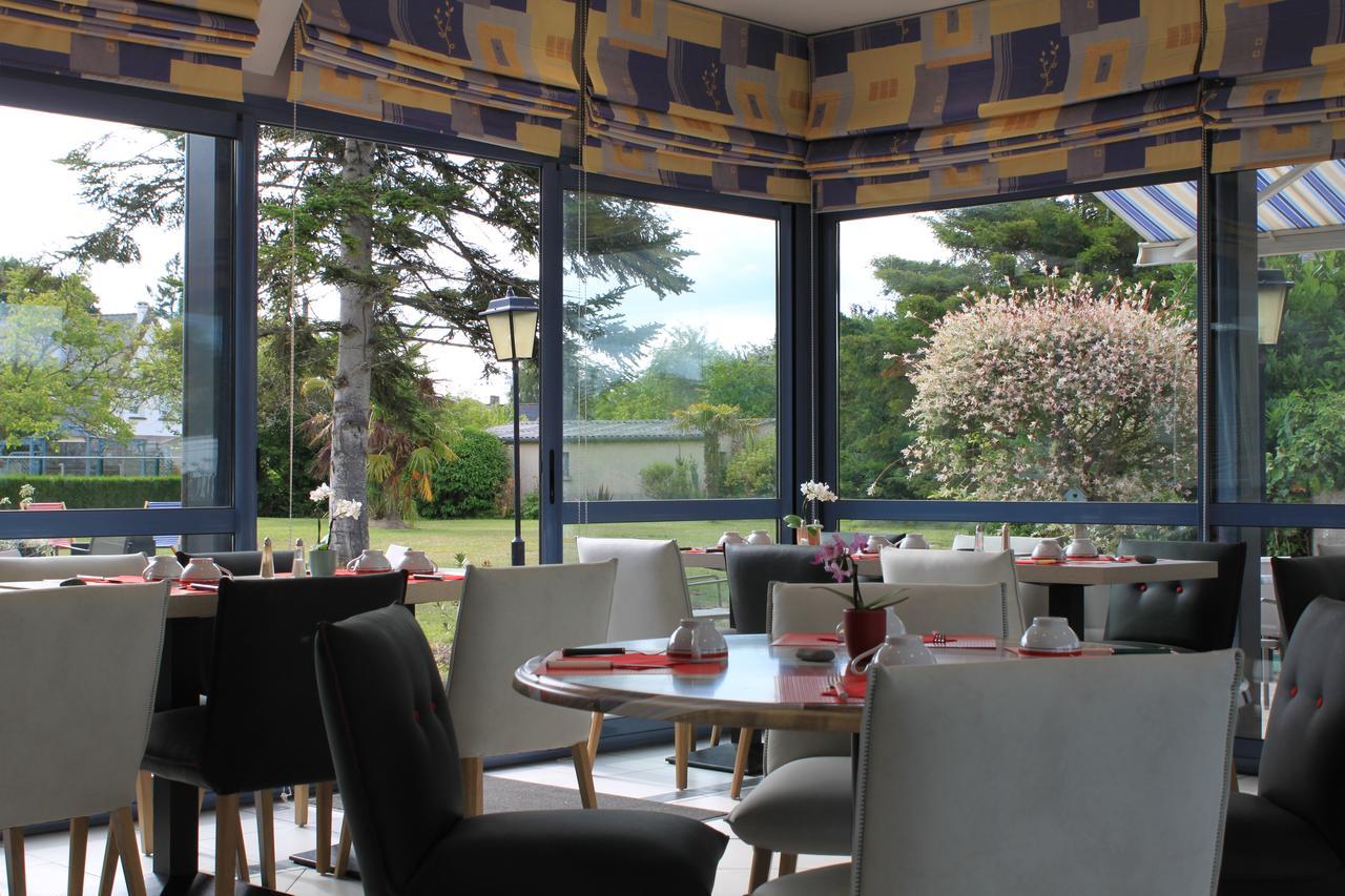 Hotel Des Bains Lancieux Bagian luar foto