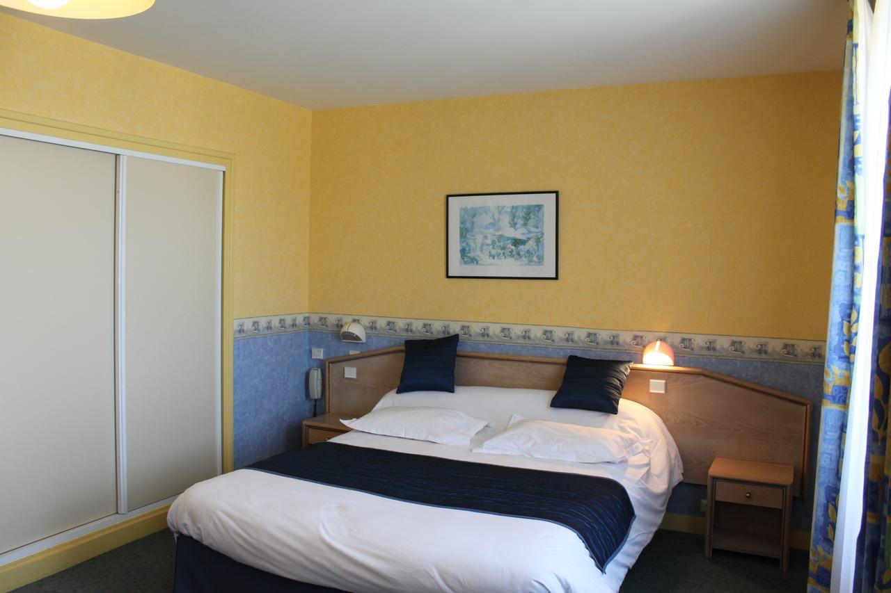 Hotel Des Bains Lancieux Bagian luar foto